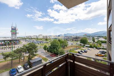 Apartament cu 2 camere semidecomandat, mobilat în Tractorul - 20