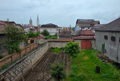 Casă individuală cu 5 camere cu Teren 637 Mp în Central - 1