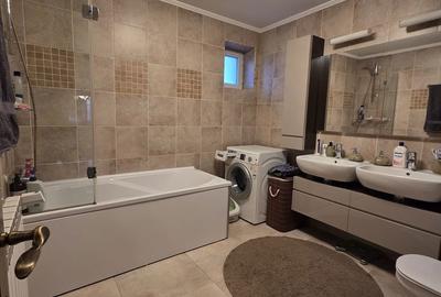 Apartament cu 5 camere decomandat în Buzaului - 8