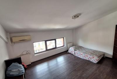Casă cu 3 camere cu Teren 200 Mp în Central - 2