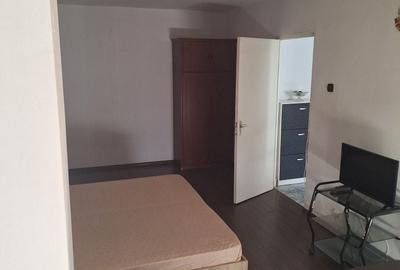 Apartament cu 2 camere decomandat în Piața Nouă