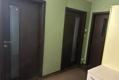 Apartament cu 3 camere decomandat, mobilat în Lunei