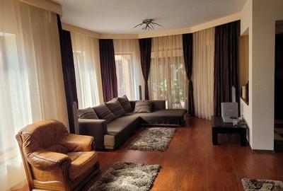Casă cu Teren 1475 Mp în Blejoi