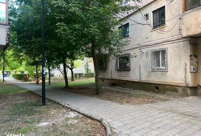 Apartament cu 3 camere decomandat în Micro 3