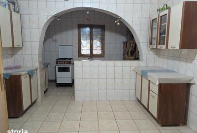 Casă cu 6 camere cu Teren 8246 Mp în Tărtășești