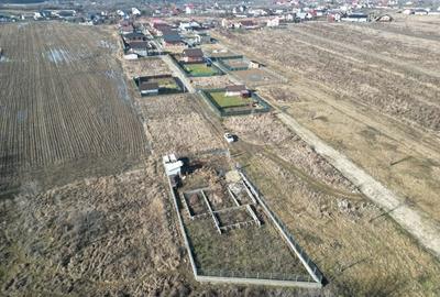 Teren de 730 mp, în Albota