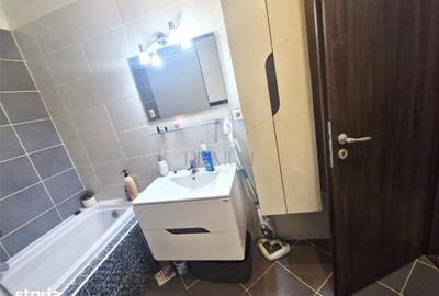 Apartament cu 3 camere decomandat în Soarelui