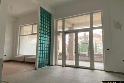 Spațiu comercial, de 600 mp, în Central