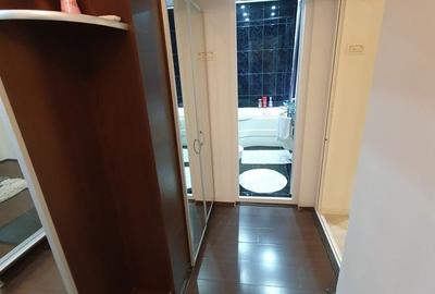 Apartament cu 2 camere decomandat în Școlilor