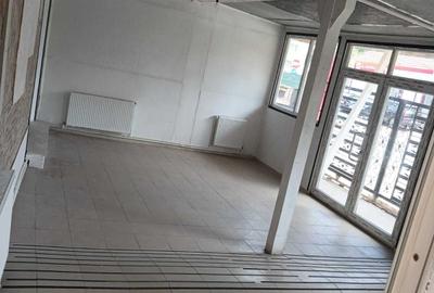 Spațiu comercial, de 600 mp, în Central - 9