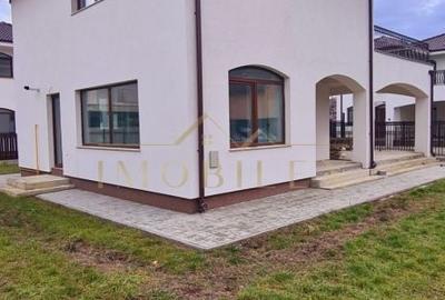 Casă cu 4 camere cu Teren 375 Mp în Dezmir