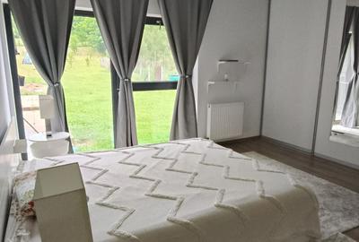 Casă cu 4 camere în Ștefești