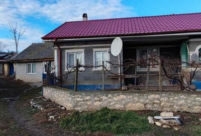 Casă cu 4 camere în Petroșani