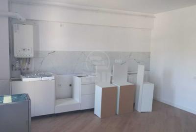 Apartament cu 2 camere semidecomandat în Florești