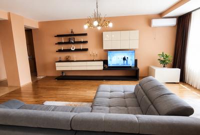 Apartament cu 2 camere decomandat, mobilat în Peninsula
