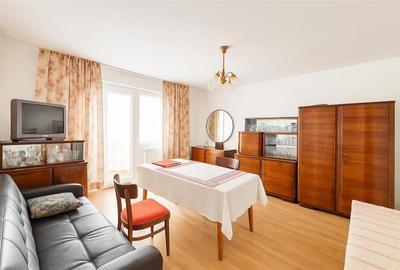 Apartament cu 4 camere decomandat în Nufărul