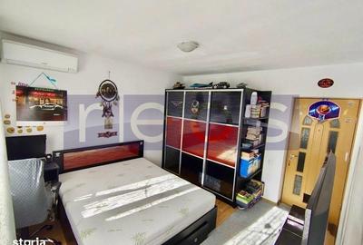 Casă cu 5 camere cu Teren 80 Mp în Pictor Rosenthal - 1