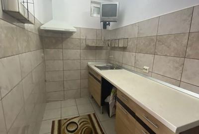 Garsonieră decomandată în Micro 13 - 4
