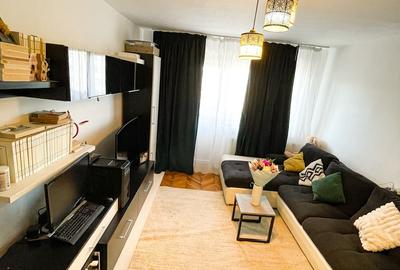Apartament cu 3 camere decomandat în Central