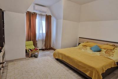 Casă cu 4 camere cu Piscina în Săcălaz