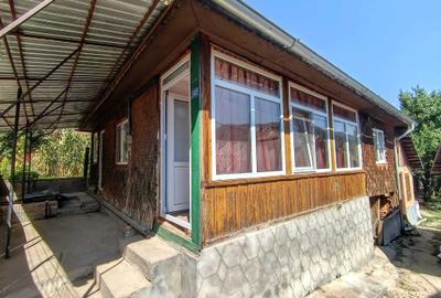 Casă cu 4 camere în Siriu