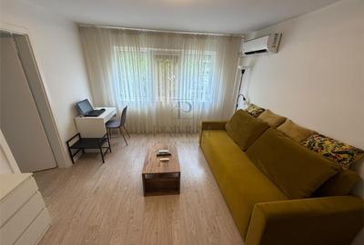 Apartament cu 2 camere semidecomandat, mobilat în Dacia