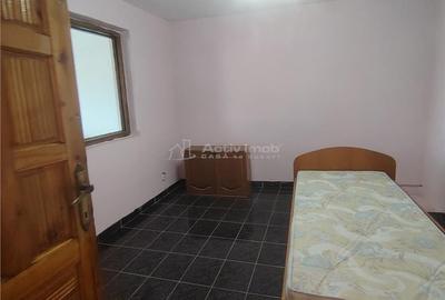 Casă cu 3 camere cu Teren 100 Mp în Central