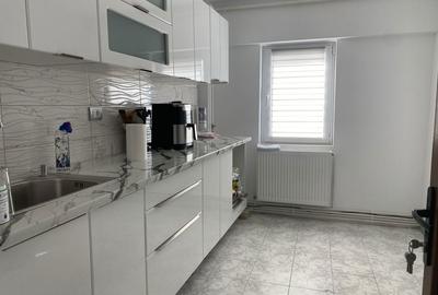 Apartament cu 3 camere decomandat în Micro 11 - 5