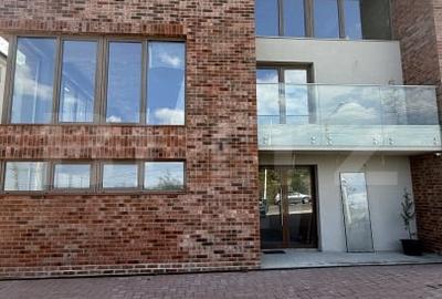 Spațiu comercial, de 350 mp, în Borhanci