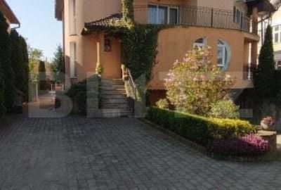 Casă cu 7 camere cu Teren 1100 Mp în Central - 20