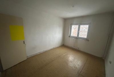 Apartament cu 2 camere decomandat în Ampoi 2