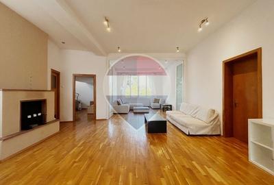 Apartament cu 3 camere semidecomandat, mobilat în Primăverii