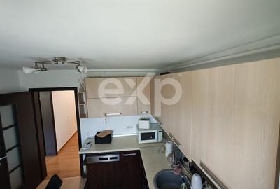 Apartament cu 3 camere decomandat, mobilat în Tractorul - 15
