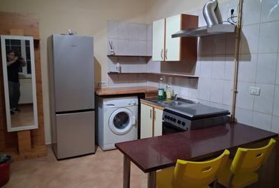 Apartament semidecomandat în Berceni