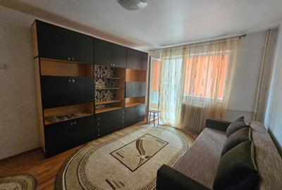 Apartament cu 2 camere decomandat în Boul Roșu