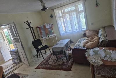 Casă cu 2 camere cu Teren 1065 Mp în Ițcani