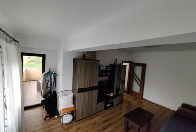 Apartament cu 2 camere decomandat în Palat - 2