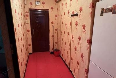 Apartament cu 3 camere decomandat în Petros - 1