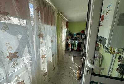 Apartament cu 3 camere decomandat în Tomești