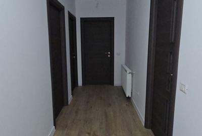 Casă cu 4 camere în Bradu