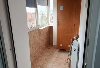 Apartament cu 3 camere decomandat în Carrefour - 19