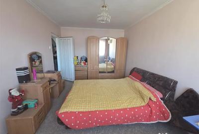 Apartament cu 4 camere decomandat în Ostroveni