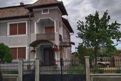 Casă cu Teren 310 Mp în Central