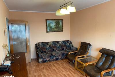 Apartament cu 3 camere decomandat în Tineretului