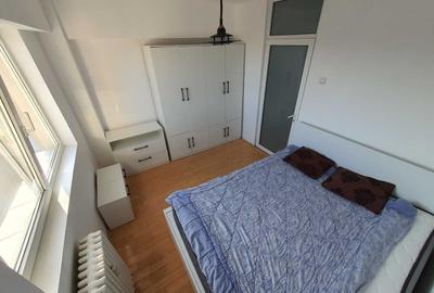 Apartament cu 4 camere decomandat în Gorjului
