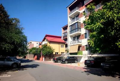 Apartament cu 3 camere decomandat, mobilat în Ozana