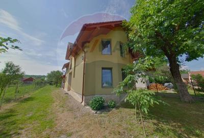 Casă individuală cu 5 camere cu Teren 659 Mp în Câmpulung la Tisa