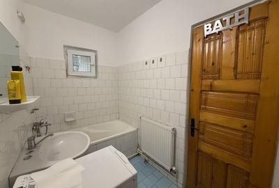 Apartament cu 3 camere decomandat în Central - 1