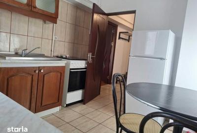 Garsonieră decomandată în Independenței