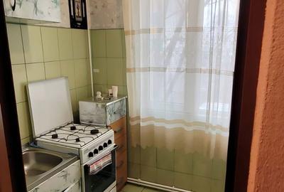 Apartament cu 2 camere semidecomandat, mobilat în Micro 19